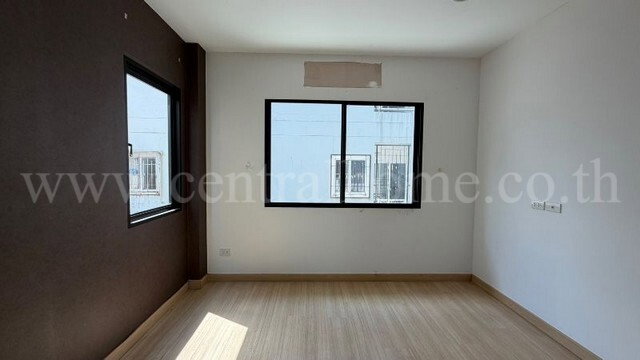 รูป ทาวน์โฮม 3 ชั้น เดอะ ซิมโฟนี่ นวมินทร์ 163 บ้านตัวอย่าง - รูปที่ 15/39