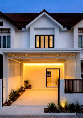 Townhouses for sale Si Racha Chonburi : Newly renovated townhouses for sale in Thanyawalai Village, Sriracha. Excellent location, move in Ready
