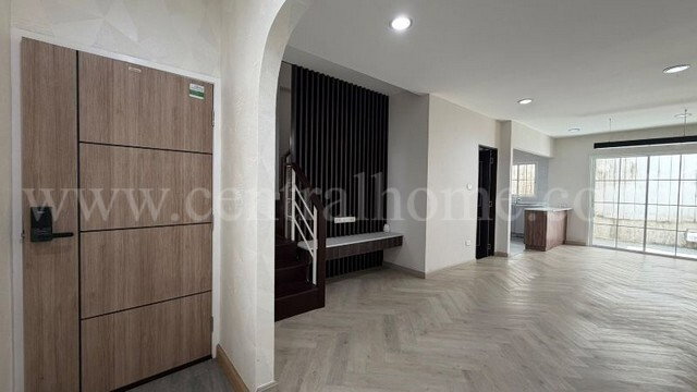 รูป ทาวน์โฮม 3 ชั้น เดอะ ซิมโฟนี่ นวมินทร์ 163 บ้านตัวอย่าง - รูปที่ 7/39