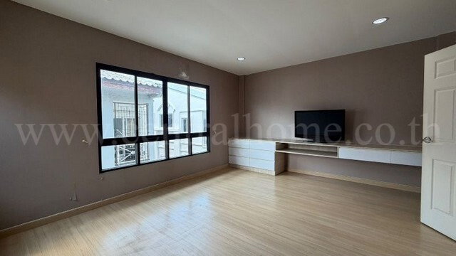 รูป ทาวน์โฮม 3 ชั้น เดอะ ซิมโฟนี่ นวมินทร์ 163 บ้านตัวอย่าง - รูปที่ 33/39