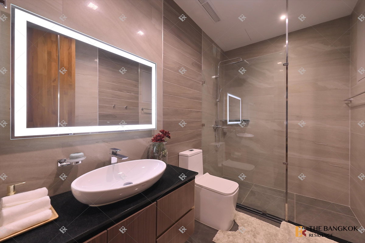 picture 🌆 Iconic High-Floor Penthouse at The Esse at Singha Complex - 27/30
