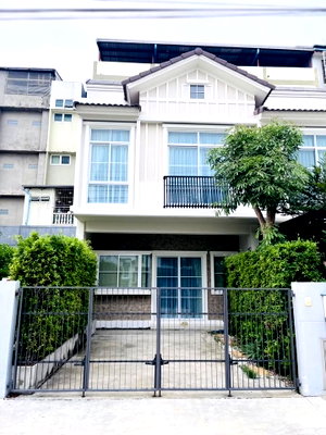 ทาวน์โฮมให้เช่า : ให้เช่า ทาวน์เฮาส์ โครงการ อินดี้ บางนา รามคำแหง2 GH613