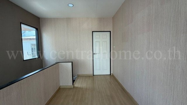 รูป ทาวน์โฮม 3 ชั้น เดอะ ซิมโฟนี่ นวมินทร์ 163 บ้านตัวอย่าง - รูปที่ 31/39