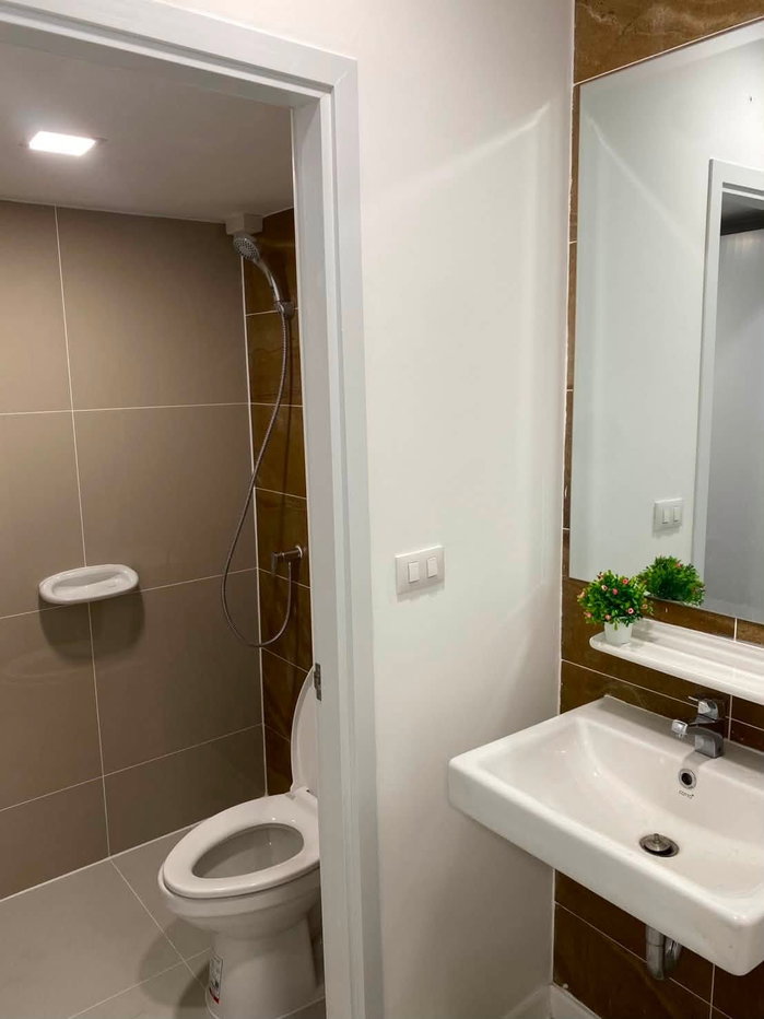 รูป 🏡✨ ให้เช่าทาวน์โฮม 2 ชั้น บ้านใหม่ในโครงการหรู ใกล้สนามบิน  #A7-T0261 - รูปที่ 13/19