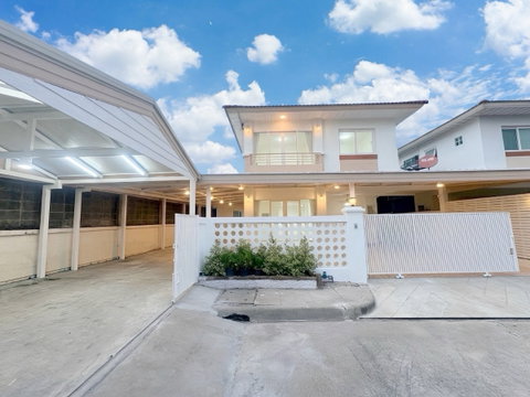 บ้านแฝด แต่งรีโนเวทใหม่ กว้างมาก ราคาถูก ม.ศุภาลัยการ์เด้นวิลล์ แจ้งวัฒนะ-หลักสี่ ซ.โกสุมรวมใจ 44 แขวงสีกัน เขตดอนเมือง 