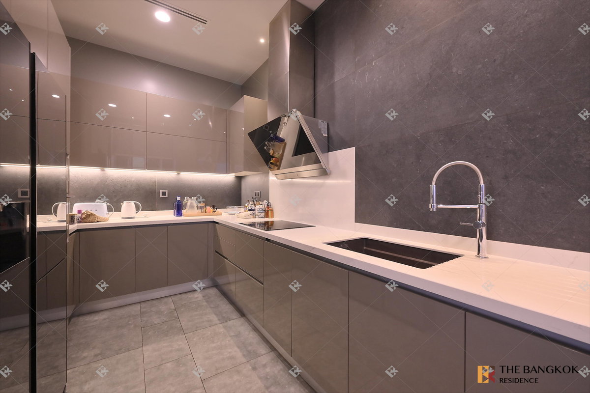 picture 🌆 Iconic High-Floor Penthouse at The Esse at Singha Complex - 29/30