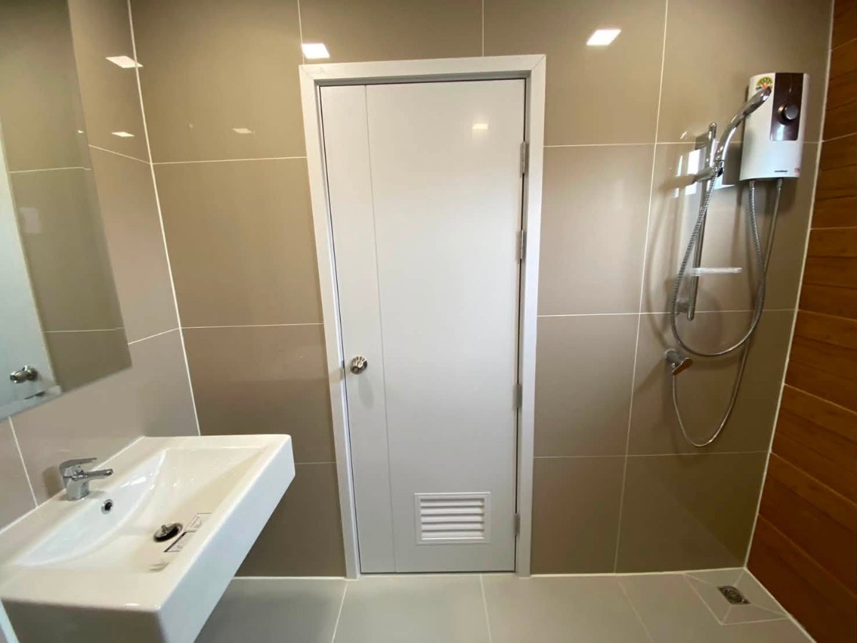 รูป 🏡✨ ให้เช่าทาวน์โฮม 2 ชั้น บ้านใหม่ในโครงการหรู ใกล้สนามบิน  #A7-T0261 - รูปที่ 14/19