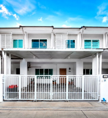 Townhouses for rent Chiang Mai : 🍃 House for RENT! Townhome * Close to Town near Supermarket, Central Chiang mai, Shopping mall, 7-11, Big-C, Fresh Market and etc.
