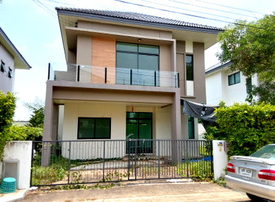 Houses for sale Lotus's north ratchapruek : 🔥 For Sale – 2-Storey Detached House at Baan Fuengsuk 4