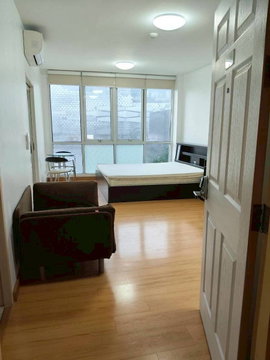 July3002 Garden Asoke - Rama 9. Studio room, suitable for one person. Clean, private, easy access, near Rama 9 intersection.