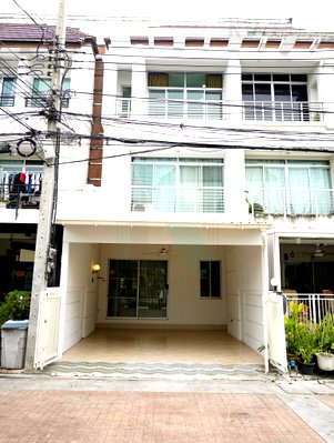 ทาวน์โฮม เทสโก้โลตัส ศรีนครินทร์ : 📌 ขายทาวน์เฮาส์ โครงการ บ้านกลางเมือง เออบาเนี่ยน สุขุมวิท 113 3 ชั้น 3 ห้องนอน 3 ห้องน้ำ