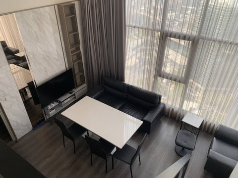 ให้ เช่าคอนโด Knightsbridge Space Ratchayothin ใกล้ BTS พหลโยธิน 24 duplex 2 ชั้น 80 ตรม ชั้น 31