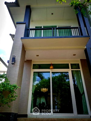 Houses for sale Nonthaburi : Pet-Friendly 4-BR House 230 Sqm, Laddarom Chaiyaphruk-Chaengwattana (ID 3145806)