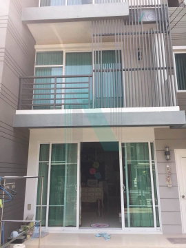 📌 ขายทาวน์เฮาส์ โครงการ ทาวน์ อเวนิว พระราม 9 3 ชั้น 2 ห้องนอน 3 ห้องน้ำ