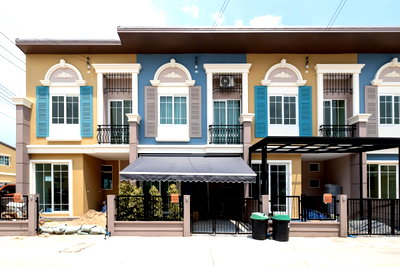 เช่าทาวน์โฮม ดรีมเวิลด์ : 🏡 ให้เช่าทาวน์โฮม 2 ชั้น Golden Town ฟิวเจอร์-รังสิต (ซอยรังสิต-นครนายก 15)  ทำเลทองหลังฟิวเจอร์ฯ  สภาพสวยกว้างขวางพร้อมเข้าอยู่! 🌳