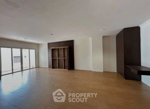 1-BR 130 Sqm Condo For Sale, Baan Klang Hua Hin, Near Hua Hin Night Market (ID 2240265)