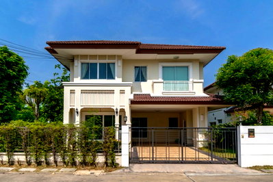 เช่าบ้านเดี่ยว เซ็นทรัล พลาซ่า เวสต์เกต : 🏡✨ ให้เช่าบ้านเดี่ยวหรู The Centro รัตนาธิเบศร์ ✨ บ้านหลังริม ติดสวนส่วนกลางของโครงการ บรรยากาศร่มรื่น เป็นส่วนตัว