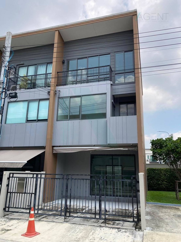 รูป 📌 ขายทาวน์โฮม โครงการ บ้านกลางเมือง สุขุมวิท-อ่อนนุช 3 ชั้น 3 ห้องนอน 3 ห้องน้ำ - รูปที่ 1/8