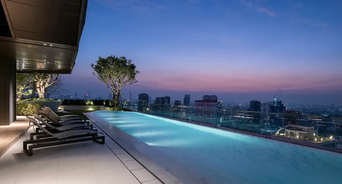 🔥 Available Now! The Room Phayathai - Book Before It's Gone! 🔥