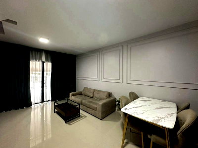 Townhouses for rent : Townhome for rent at Baan Klang Muang Srinakarin-Onnut, Near BTS Srinut (ST-02)