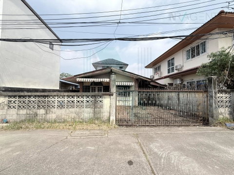 📌 ขายบ้านแฝด โครงการ เอื้องฟ้าวิลล่า เสรีไทย 67 1 ชั้น 3 ห้องนอน 1 ห้องน้ำ