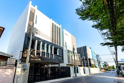 เช่าบ้านเดี่ยว ถนนรามอินทรา : 📌 ให้เช่าบ้านเดี่ยว 4 ชั้น ซิมมิทรี เกษตร-นวมินทร์ 3 ห้องนอน 4 ห้องน้ำ