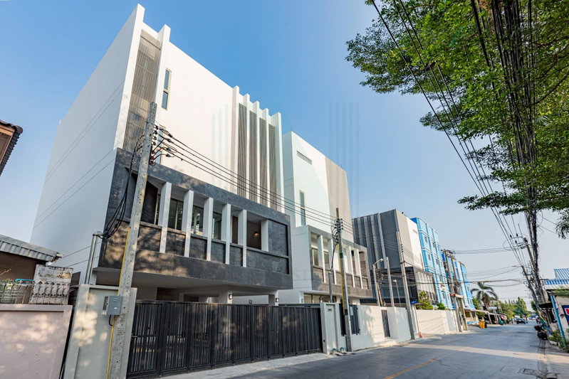 Houses for rent : 📌 For Rent 4-story House SYMMETRY KASET-NAWAMIN 3 bedroom 4 bathroom