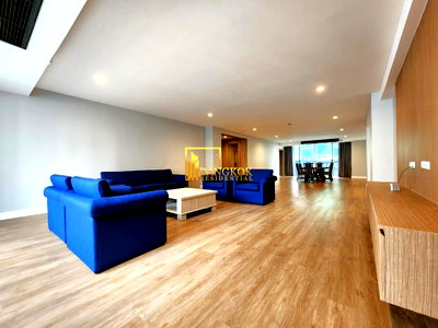 Apartment building for rent Srinakharinwirot University Prasanmit Campus : Renovated 4 Bedroom Apartment in Asoke - BR20992AP