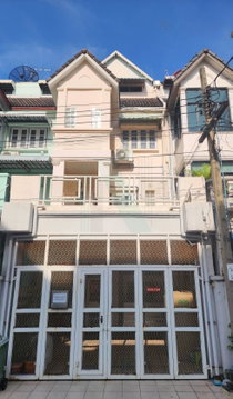 📌 ขายทาวน์เฮาส์ โครงการ หมู่บ้านศรีไทยวิลล่า 4 ชั้น 5 ห้องนอน 5 ห้องน้ำ