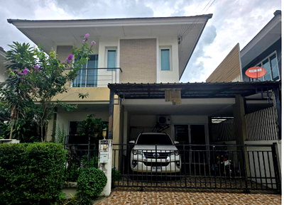 Twin houses for sale : 🔥For Sale: 2-Storey Semi-Detached House at The Central Regent