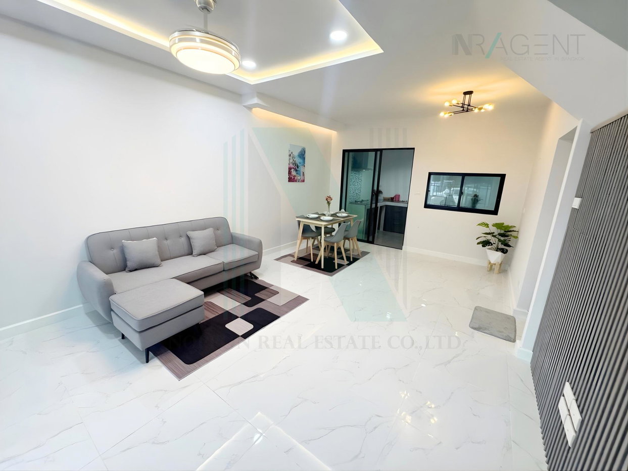 รูป 📌 ขายทาวน์เฮาส์ โครงการ บ้านกลางเมือง พหลโยธิน 50 3 ชั้น 3 ห้องนอน 3 ห้องน้ำ - รูปที่ 2/8