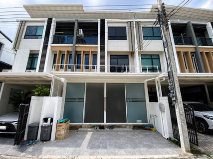 รูปภาพ ให้เช่าทาวน์โฮม 3 ชั้น Patio Ramintra–Watcharapol บ้านใหม่ พร้อมอยู่ รองรับทั้งอยู่อาศัย โฮมออฟฟิศ และสำนักงาน ทำเลติดส่วนกลางของโครงการ