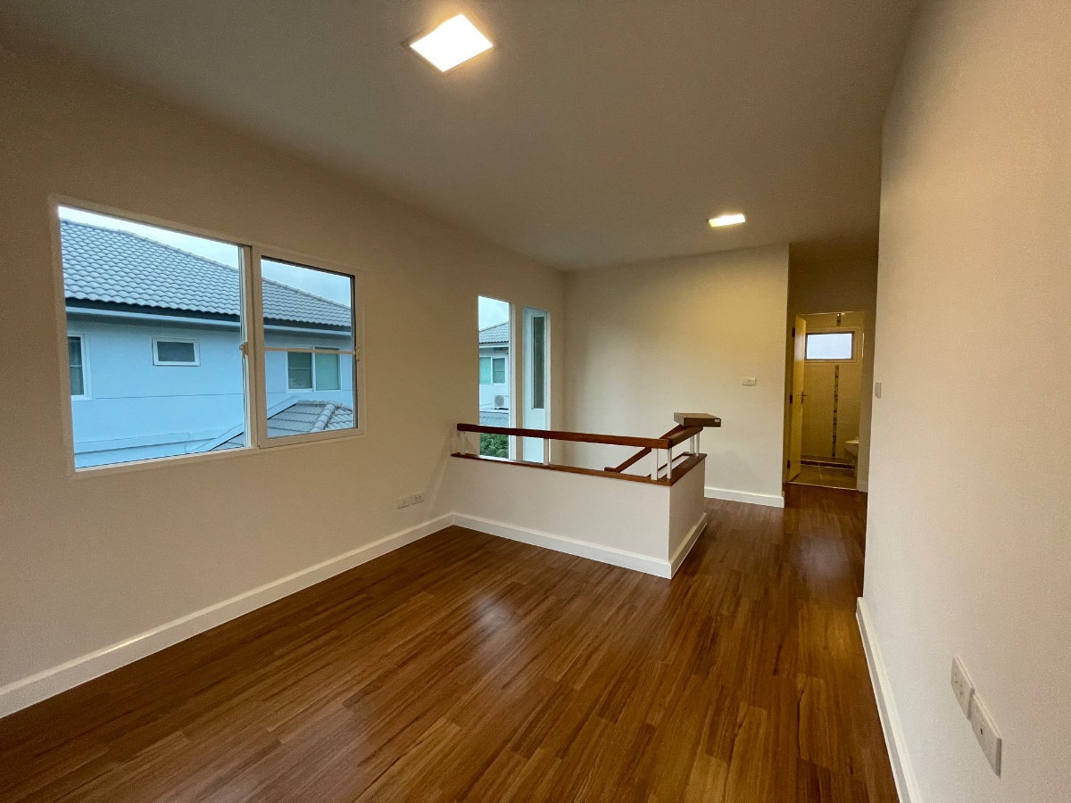 picture Home for sell Mantana Lake Watchrapon - 10/14