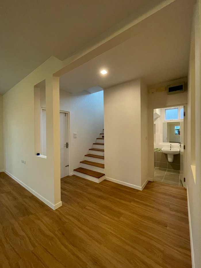 picture Home for sell Mantana Lake Watchrapon - 9/14