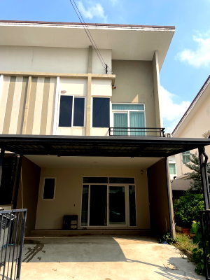 Twin houses for rent ม.เอเชียอาคเนย์ : HOME FOR RENT Gusto Petchkasem-Taweewattana