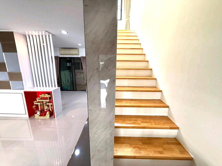 รูป ✨🏡 ขายด่วน! ทาวน์โฮม 3 ชั้น บ้านกลางเมือง กัลปพฤกษ์ พร้อมอยู่ ใกล้สาทร เพียง 3.99 ล้านบาท - รูปที่ 13/16