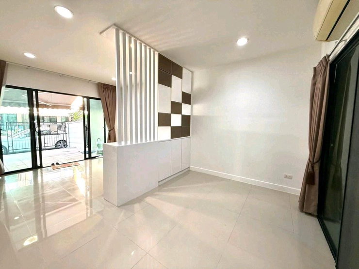 รูป ✨🏡 ขายด่วน! ทาวน์โฮม 3 ชั้น บ้านกลางเมือง กัลปพฤกษ์ พร้อมอยู่ ใกล้สาทร เพียง 3.99 ล้านบาท - รูปที่ 9/16
