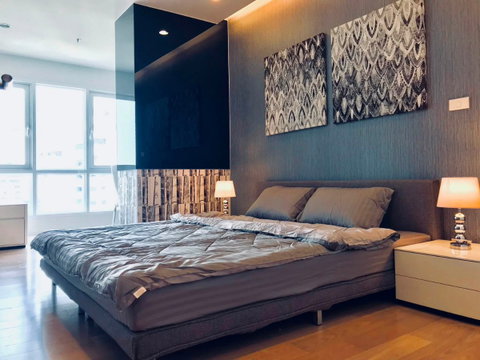  15 Sukhumvit             Residences