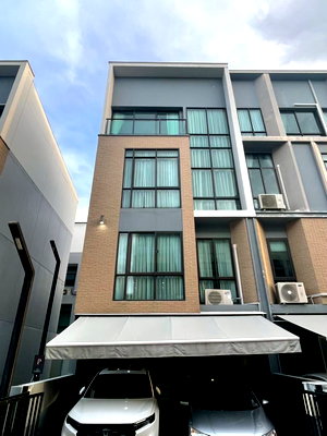 Houses for sale สถาบันเทคโนโลยีไทย-ญี่ปุ่น : Estara Pattanakarn | Luxury Townhome | 3 Bedrooms | 200 Sq.m.