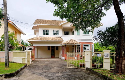 Call : 089-512-9889 บ้านจิรทิพย์ นวลจันทร์ 26 บ้านเดี่ยวหลังมุม 2 ชั้น (ติดสวน) 137 ตร.วา 240 ตร.ม 3 ห้องนอน 4 ห้องน้ำ แอร์ 4 ตัว พร้อมเข้าอยู่