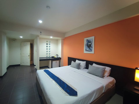 👉ให้เช่า 6,000 The Color Living Hotel (ถ.เทพารักษ์ สมุทรปราการ)  👉ใกล้ MRT ศรีเทพา (สายสีเหลือง) และ ใกล้สี่แยกเทพารักษ์