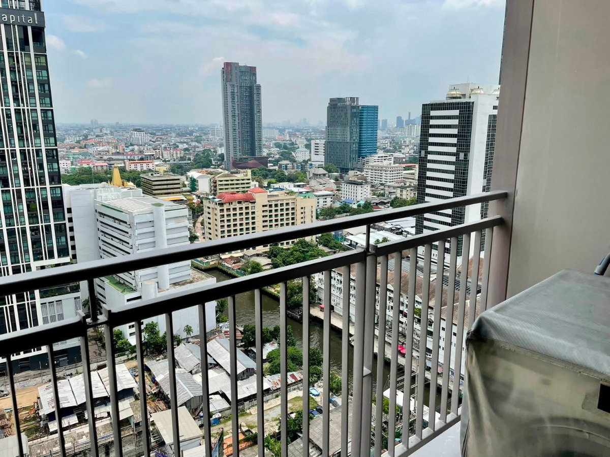 picture Thru                    Thonglor  - 14/15