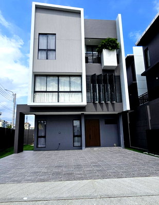 บ้านเดี่ยว ลาดพร้าว 101 : S2996 ขายบ้านเดี่ยว 3 ชั้น Feel Town ลาดพร้าว 101 ใกล้ MRT ลาดพร้าว 101 เพียง 850 เมตร