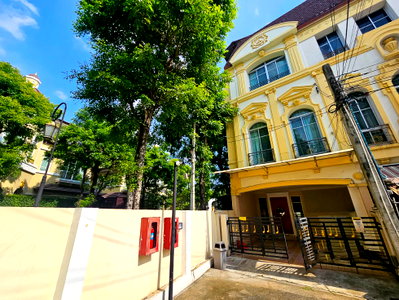 เช่าทาวน์โฮม ถนนสาธุประดิษฐ์ : Code: 26KJ4041  ให้เช่าบ้าน Baan Klang Krung Grande Vienna Rama 3 🔥🔥 จองเดือนนี้รับส่วนลด1,000บาท 🔥🔥 @kjcondo (มี@ข้างหน้าด้วยนะคะ)