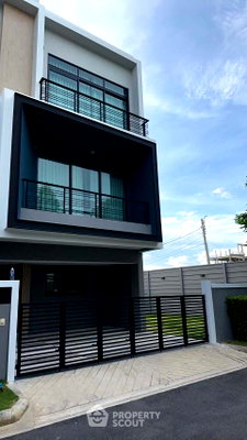 ขายทาวน์โฮม : บ้านทาวน์โฮม 3 ห้องนอน ขาย | Nirvana DEFINE Krungthep Kreetha (เลี้ยงสัตว์ได้) (ID 3152181)