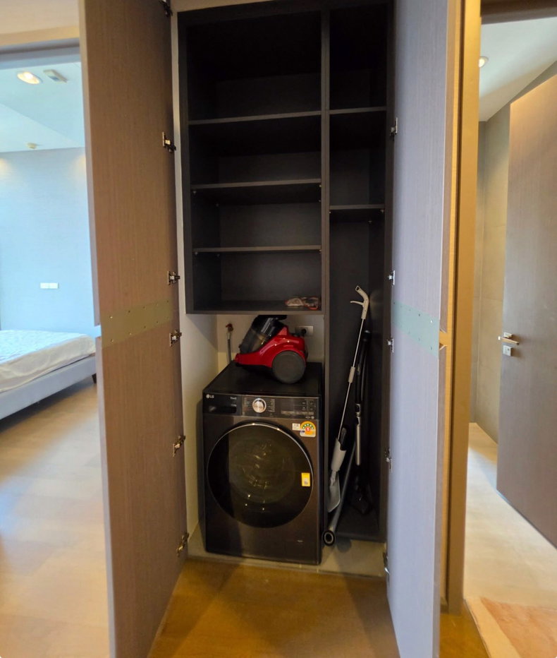 picture The Diplomat                Sathorn  - 13/14