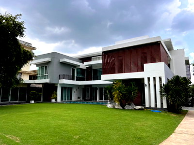 บ้านเดี่ยว รามอินทรา 117 : ขายบ้านคุณชายในละคร สวยอยู่เองก็ได้ ถ่ายละครก็ดี  (ซ.รามอินทรา 117) 436 ตารางวา พร้อมสระส่วนตัว ใกล้ร.พ.นวมินทร์9