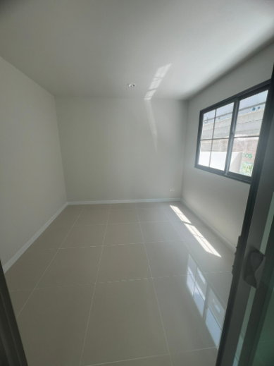 รูป บ้านแฝดขนาดใหญ่ 4 ห้องนอน ดีไซน์ใหม่ Modern Barn house - รูปที่ 4/21