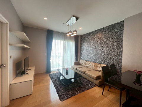 ขายคอนโดติดถนนใหญ่ ใกล้ BTS กรุงธนบุรี ไฮฟ์ สาทร (Hive Sathorn) 50 ตรม ชั้น 10 ห้องสวย พร้อมอยู่