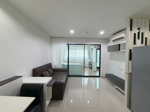 The Link Vano 64 ปล่อยเช่า และ ขาย ตกแต่งเรียบหรูโทนโมเดิร์น มีมุมนั่งเล่น โต๊ะทานข้าว ครัวเคาน์เตอร์ยาว 1 ห้องนอน 1 ห้องน้ำ พร้อมเข้าอยู่